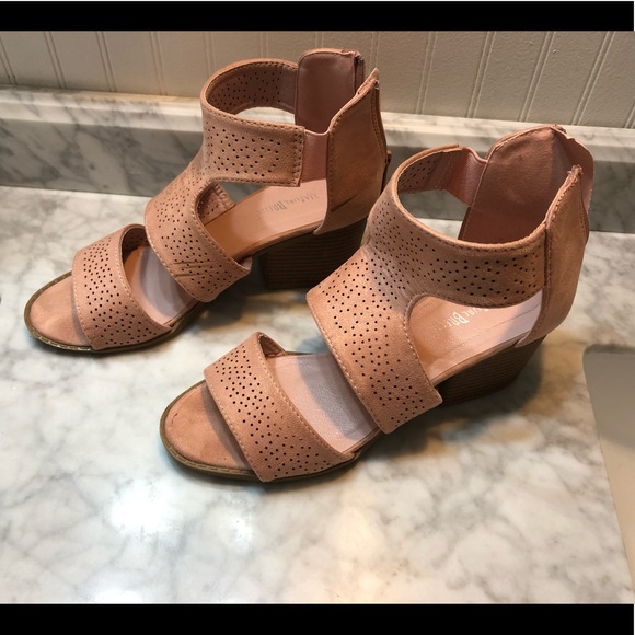 Shoes - Women’s Light Pink Heeled Sandal